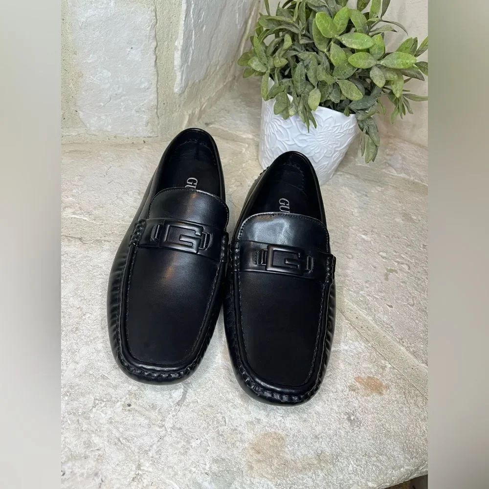 Guess black faux leather Alai Driving Loafers Sz 8